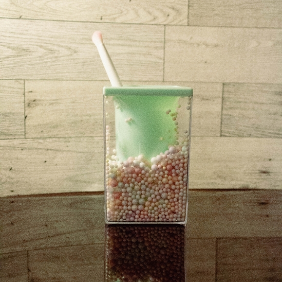 Cute Makeup Brush holder with brush - Picture 2 of 4